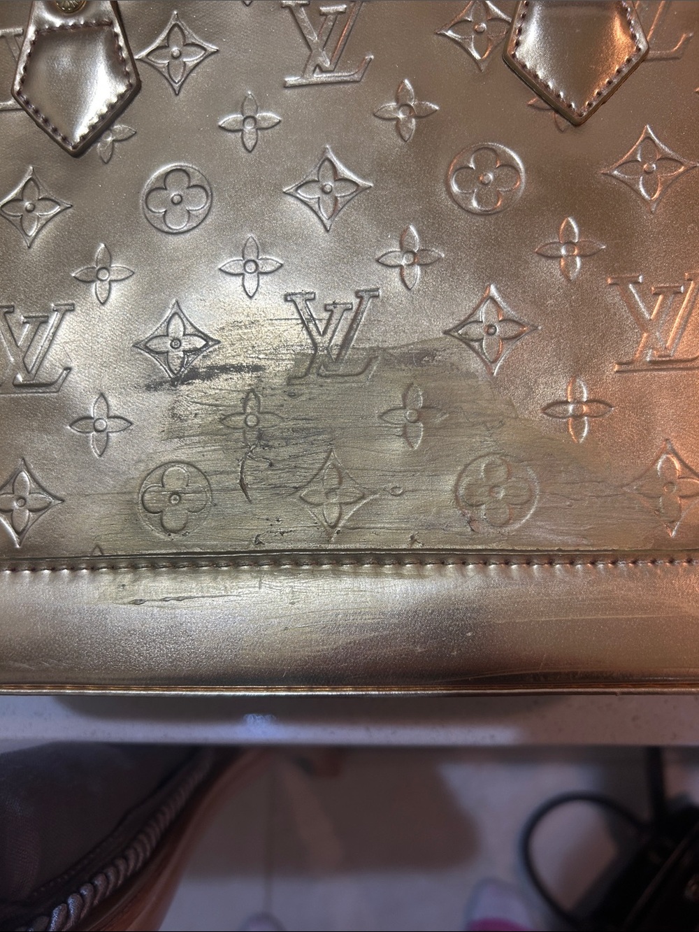 Gold LV - Picture 2 of 2